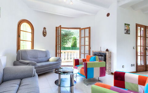 Cabanyes: Salon, Pièce, Meubles, Propriété, Design Intérieur, Bâtiment, Maison, Immobilier, Domicile, Table