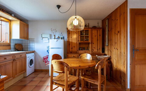 Morillon 627: Cuisine, Comptoir, Cabinetry, Design Intérieur, Appareil De Cuisine, Sol, Meubles, Bois, Principaux Appliance, Plafond