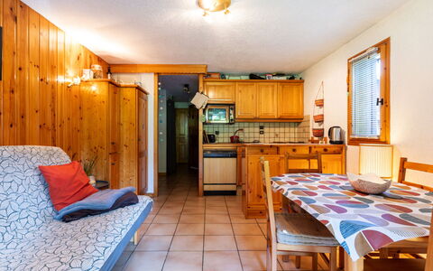 Oursons 4: Cuisine, Comptoir, Cabinetry, Design Intérieur, Appareil De Cuisine, Sol, Meubles, Bois, Principaux Appliance, Plafond