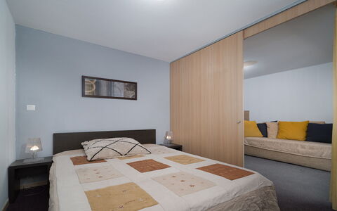 C. du Verdon: Cuisine, Comptoir, Cabinetry, Design Intérieur, Appareil De Cuisine, Sol, Meubles, Bois, Principaux Appliance, Plafond