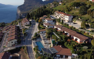 Tremosine 51: Pente, Station De Montagne, Parc, Chemin, Photographie Aérienne, Mélèze