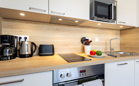 Racines: Appareil De Cuisine, Comptoir, Cuisine, Cabinetry, Électroménager, Principaux Appliance, Meubles, Design Intérieur, Petit Appareil, Vaisselle