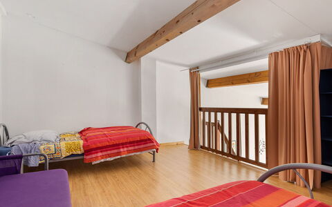 Perles du Soleil: Sol, Design Intérieur, Sol, Appartement, Balcon, Plafond, Condominium, Chaise, Ombre, Porche