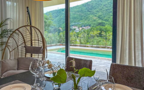 Villa Perla di Draga: Sol, Design Intérieur, Sol, Appartement, Balcon, Plafond, Condominium, Chaise, Ombre, Porche