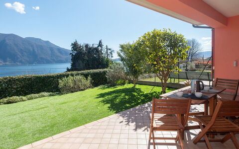 Anna: Sol, Design Intérieur, Sol, Appartement, Balcon, Plafond, Condominium, Chaise, Ombre, Porche