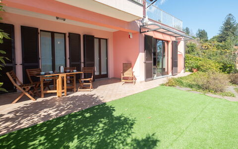 Anna: Sol, Design Intérieur, Sol, Appartement, Balcon, Plafond, Condominium, Chaise, Ombre, Porche