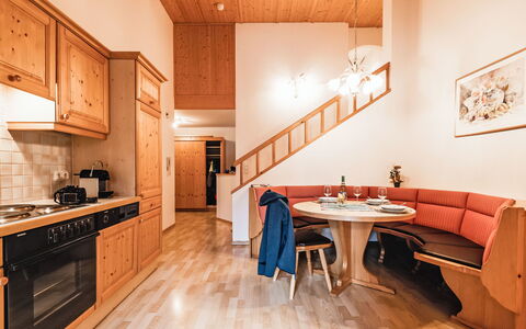 Tuenta: Bois, Design Intérieur, Sol, Sol, Meubles, Appartement, Pièce, Tache De Bois, Plafond, Parquet