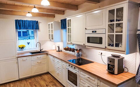 Adélka: Cuisine, Comptoir, Cabinetry, Meubles, Appareil De Cuisine, Sol, Bois, Principaux Appliance, Design Intérieur, Placard