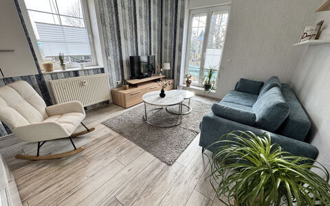 Feli: Meubles, Sol, Design Intérieur, Sol, Bois, Parquet, Salon, Pièce, Domicile, Canapé