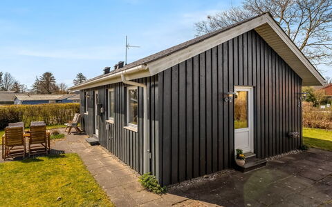 Bara - from the Sea: Chalet, Cabanon, Cabane, Ferme, Prairie, Cabane, Grange, Cabane En Rondins, Batiments Jardin