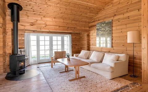 Franka - from the Sea: Végétation, Arbuste, Printemps, Chalet, Jardin, Ombre, Arrière-Cour, Cour, Chaise