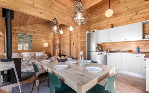 Franka - from the Sea: Végétation, Arbuste, Printemps, Chalet, Jardin, Ombre, Arrière-Cour, Cour, Chaise