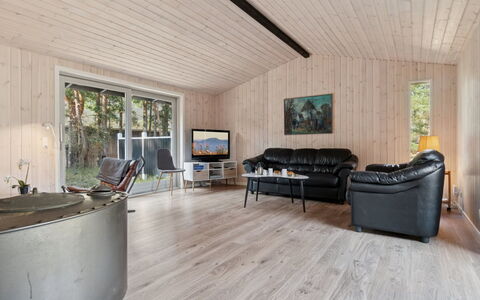 Ahti - 340M from the Sea: Bois, Domicile, Parquet, Chalet, Sol, Dur, Salon, Planche, Porte, Plafond