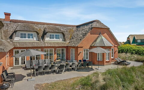 Gytha - 75M from the Sea: Biens, Ombre, Allée, Ferme