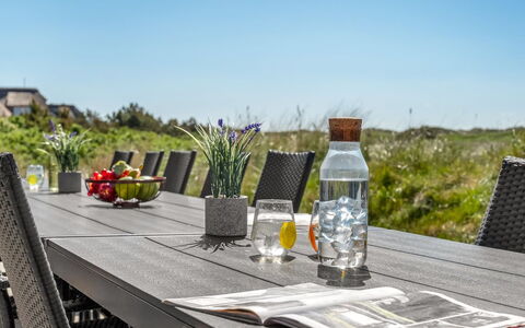 Gytha - 75M from the Sea: Biens, Ombre, Allée, Ferme