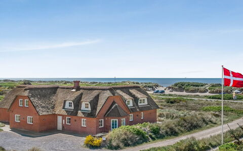 Gytha - 75M from the Sea: Biens, Ombre, Allée, Ferme