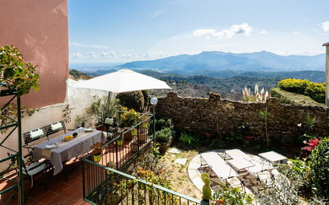 Al Forte: Mur, Balcon, Plante D'Appartement, Pot De Fleur, Villa, Mobilier De Jardin