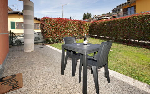 Cà Silvio: Meubles, Mobilier De Jardin, Ombre, Jardin, Tableau De Plein Air, Chaise, Arrière-Cour, Cour, Cour, Aménagement Paysager