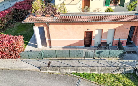 Cà Silvio: Zone Résidentielle, Domicile, Balcon, Clôture, Allée, Accueil Escrime, Daylighting, Balustrade, Hacienda