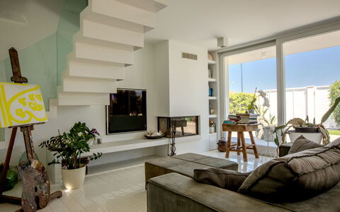 Villa Rosa Del Mare: Meubles, Design Intérieur, Sol, Mur, Canapé, Sol, Salon, Bois, Plafond, Pièce