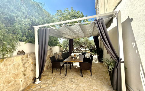 Appartamento Olive Garden, Ac, Wifi, Hvar: Meubles, Mobilier De Jardin, Ombre, Chaise, Structure En Plein Air, Jardin, Arrière-Cour, Recours, Patio, Dalle