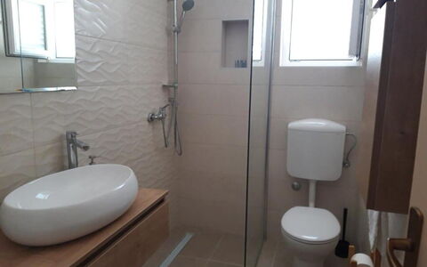 Peaceful Apartment With Beautiful View - Hvar: Salle De Bains, Lavabo, Luminaire Plomberie, Sol, Sol, Mur, Évier, Design Intérieur, Toilette, Siège De Toilette