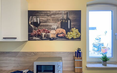 Finca Wismaria: Vaisselle, Meubles, Fruit, Appareil De Cuisine, Drinkware, Principaux Appliance, Serveware, Aliments, Cuisine, Comptoir