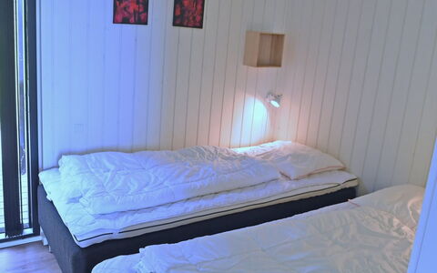 Hildegunda - 600M from the Sea: Lit, Chambre, Bois, Drap De Lit, Sol, Literie, Sol, Meubles, Design Intérieur, Cadre De Lit