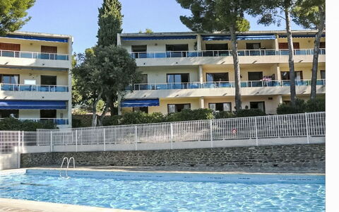 Les Parcs du Soleil: Ombre, Piscine, Condominium, Recours, Hôtel, Ville Resort, Mobilier De Jardin, Balcon, Villa
