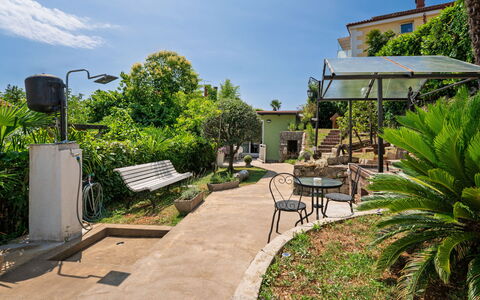Villa Nika: Arbuste, Jardin, Ombre, Aménagement Paysager, Arrière-Cour, Cour, Pot De Fleur, Eco Hôtel, Recours