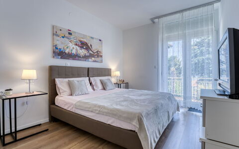 Villa Nika: Lit, Meubles, Design Intérieur, Chambre, Sol, Sol, Drap De Lit, Literie, Bois, Pièce