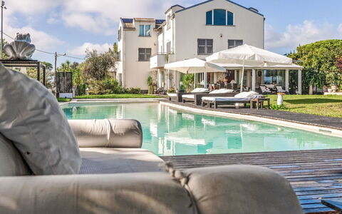 Verney: Piscine, Recours, Composite, Des Loisirs, Loisir, Ombre, Vacances, Ville Resort, Centre De Loisirs