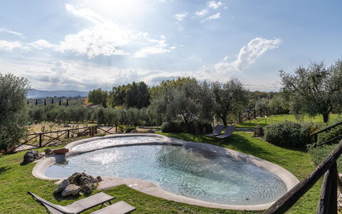 Villa L'elsa Beautiful Country Home With View: Piscine, Caractéristique De L'Eau, Jardin, Réflexion, Aménagement Paysager, Étang, Mobilier De Jardin, Recours, Arrière-Cour, Hacienda