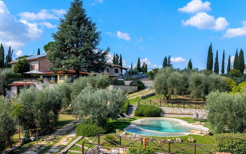 Villa Elsa di Bibbiano Pool, Sauna and View: Arbuste, Jardin, Aménagement Paysager, Hacienda, Cour, Arrière-Cour, Pelouse, Jardin Botanique, Villa