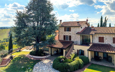 Villa Elsa di Bibbiano Pool, Sauna and View: Maison, Domicile, Paysage, Zone Résidentielle, Toit, Lot Terre, Biens, Zone Rurale, Chalet, Ferme