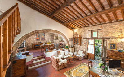 Podere Lorena, 13Th-Century Farmhouse in the Monta