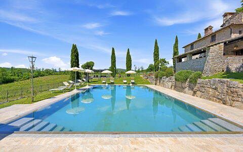 La Dimora del Chianti Dimora: Stunning Tuscan Ston: Bleu, Piscine, Biens, Villa, Eco Hôtel, Aménagement Paysager, Recours, Manoir, Ferme