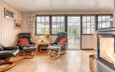 Thorir - 500M from the Sea