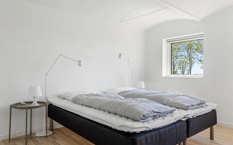 Ilsebeth - 400M from the Sea: Sol, Sol, Design Intérieur, Meubles, Chambre, Lit, Linge, Literie, Plafond, Cadre De Lit