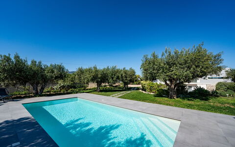 Villa Virginia: Bleu, Piscine, Composite, Recours, Jardin, Ombre, Aménagement Paysager, Caractéristique De L'Eau, Conception, Eco Hôtel