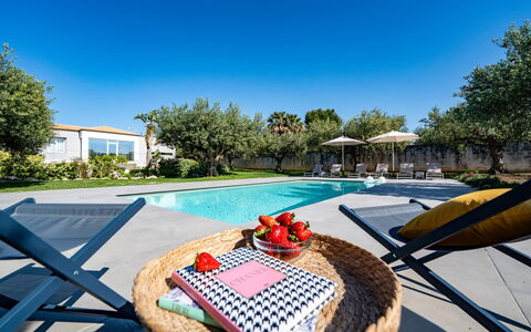 Villa Virginia: Mobilier De Jardin, Recours, Piscine, Jardin, Aménagement Paysager, Tableau De Plein Air, Ombre, Eco Hôtel, Chaise, Biens