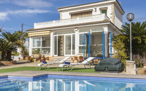 Villa Pepin: Recours, Piscine, Appartement, Station Balnéaire, Hôtel, Condominium, Balcon, Ville Resort, Eco Hôtel