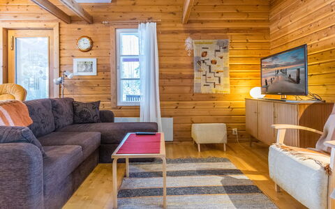 Karinkunnas: Piscine, Chaîne De Montagnes, Eco Hôtel, Recours, Biens, Vallée, Villa, Aménagement Paysager, Ville Resort, Arrière-Cour