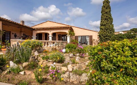 Villa Philipp: Ombre, Balcon, Hôtel, Villa, Recours, Mobilier De Jardin
