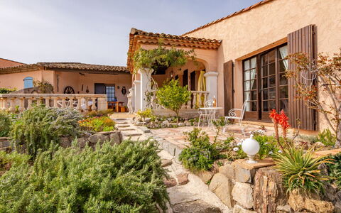 Villa Philipp: Ombre, Balcon, Hôtel, Villa, Recours, Mobilier De Jardin