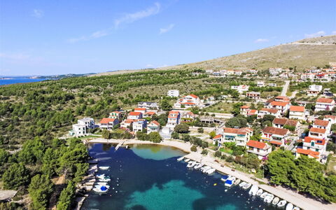Galešnica Sea View: Ombre, Balcon, Hôtel, Villa, Recours, Mobilier De Jardin