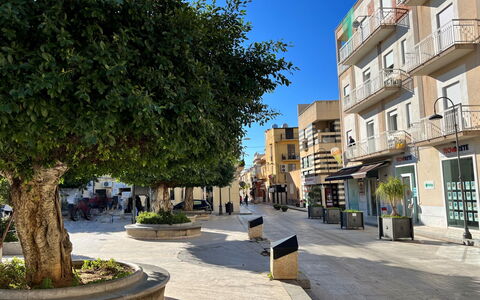 Balestrate 225: Bâtiment, Surface De La Route, Ville, Ville, Quartier, Zone Résidentielle, Espace Public, Rue, Design Urbain, Établissements Humains