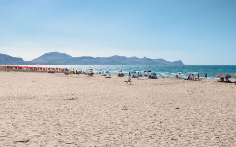 Balestrate 225: Ciel, Bleu, Plan D'Eau, Plage, Environnement Naturel, Horizon, Été, Écorégion, Cotiers Et Relief Océaniques, Le Sable