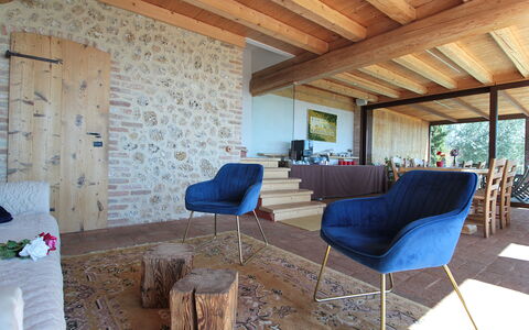 Villa Montello Pool, Jacuzzi, Ac, Wifi, Treviso: Meubles, Design Intérieur, Sol, Chaise, Bois, Sol, Pièce, Table, Salon, Éclairage