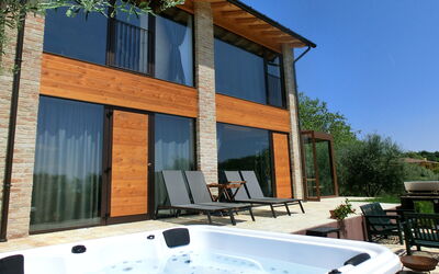 location de vacances Villa Montello Pool, Jacuzzi, Ac, Wifi, Treviso - Montebelluna, Vénétie, Italie